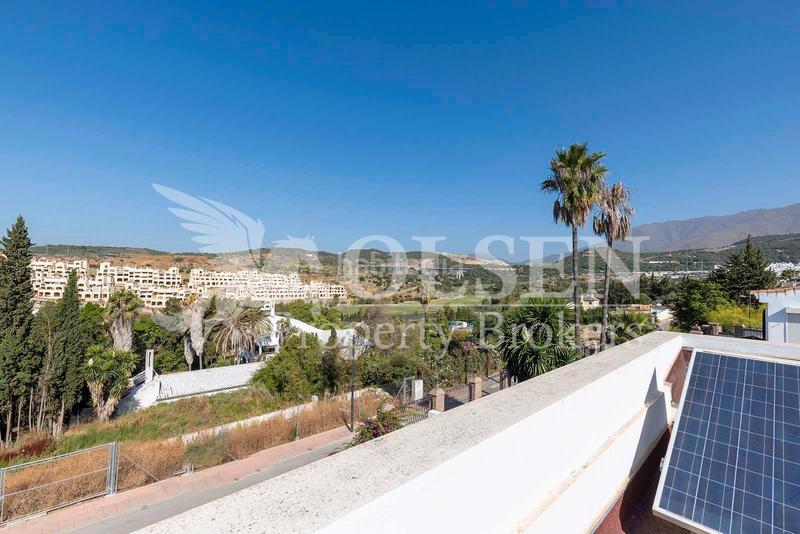 Foto b5db9631-dd3f-4dfa-bc3b-32183592ea16. Chalet mit parking pool in Valle Romano Golf Estepona