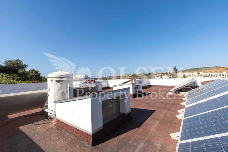 Foto caf93b04-648f-40ef-a18f-ea0919624d3f. Chalet mit parking pool in Valle Romano Golf Estepona