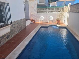 Xalet en Urbanizacin Santa Rosa. Chalet independiente en torrox-costa