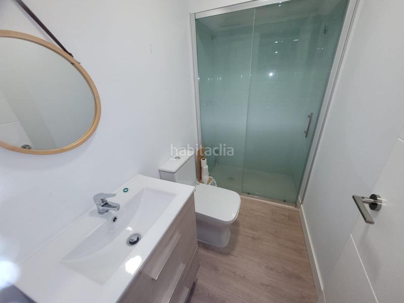 Foto 309040ea-baec-4fc4-8281-e021bb483b5a. Piso local comercial adaptado a apartamento en Centro Torre del Mar