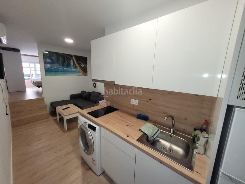 Foto 6dd797d3-402b-4e73-a7c5-e6ae5105cae2. Piso local comercial adaptado a apartamento en Centro Torre del Mar