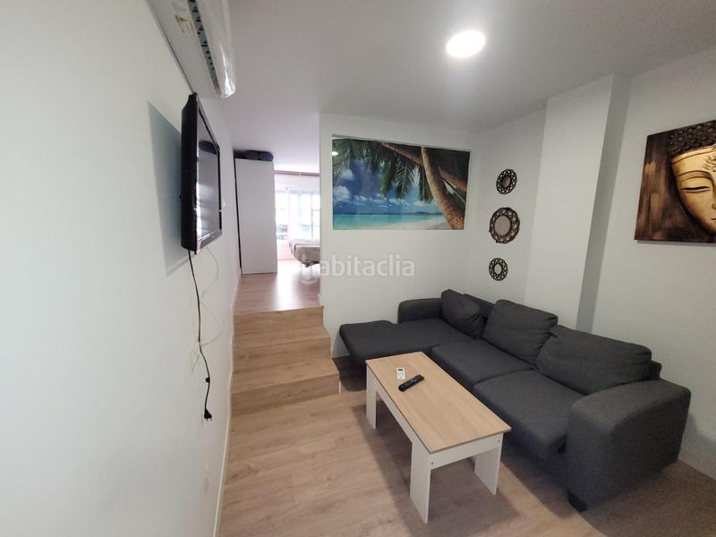 Foto f75c833b-0baa-4aac-a49d-ae7de7b8e5fc. Piso local comercial adaptado a apartamento en Centro Torre del Mar