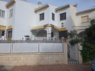 Casa adossada en Laguna Beach. Casa adosada en torrox-costa