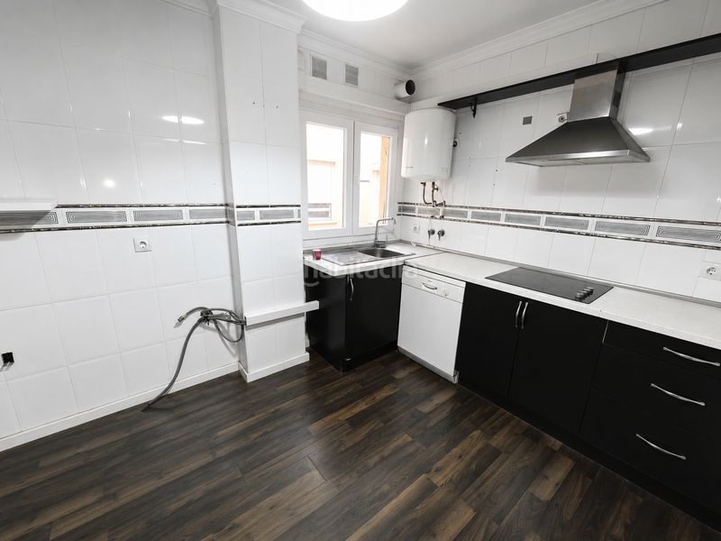 Foto a9a7f0d8-e4df-4250-8e6f-936822d385a7. Dúplex a calle campo de borja 34 a Viña Málaga Torre del Mar