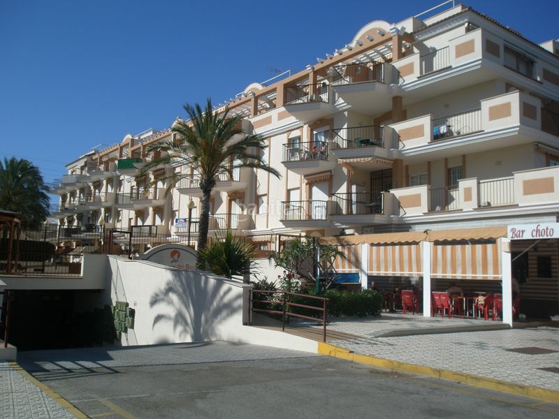 Foto 5af30836-6ad1-44e3-8050-2b411160a3bf. Lloguer pis amb piscina a El Peñoncillo Torrox