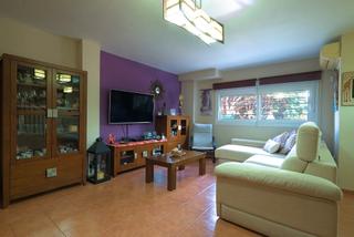 Casa adossada en Calle albatros 16. Chalet en venta en aoreta baja