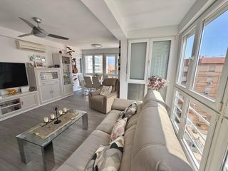 Appartement à Calle el copo 32. Pio reformado con vistas al mar en segunda linea de playa