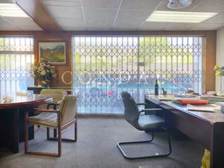 Miete Geschäftsraum in Eixample-Horta Capallera. Estupendo local con escaparate a la carretera en figueres