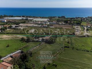 Maison à El Palau - Escorxador. Finca agricola con casa cerca de todos los servicios.