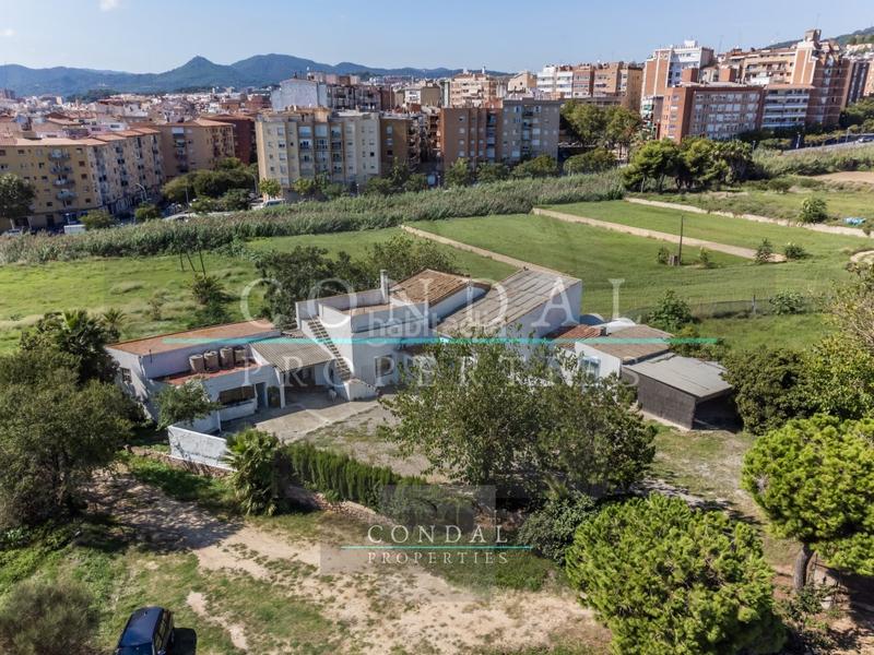 Foto 97310b97-09a5-44e2-b0ac-bee7d88ce8e6. Casa in El Palau - Escorxador Mataró