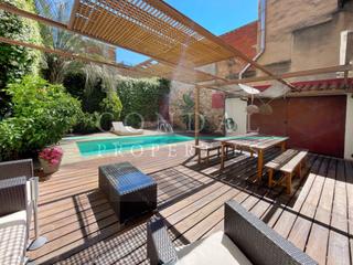 Casa a Centre. Espectacular casa con piscina climatizable en el centro de la ga