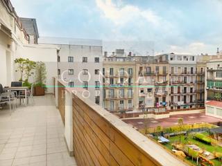 Pis a Dreta de lEixample. Elegante piso reformado con terraza privada en finca regia  gran