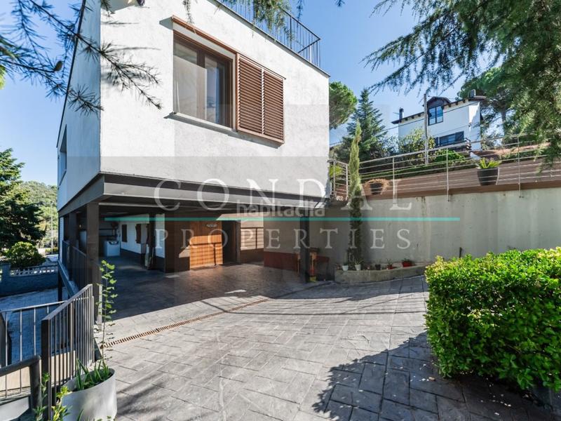 Foto 32f2f33f-4cbd-4cca-a47f-15718347eb80. Maison avec parking piscine dans Vallgorguina