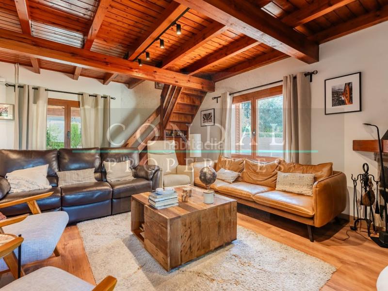 Foto 5ade1218-f7d9-498b-86e4-5640389a3ffd. Maison avec parking piscine dans Vallgorguina