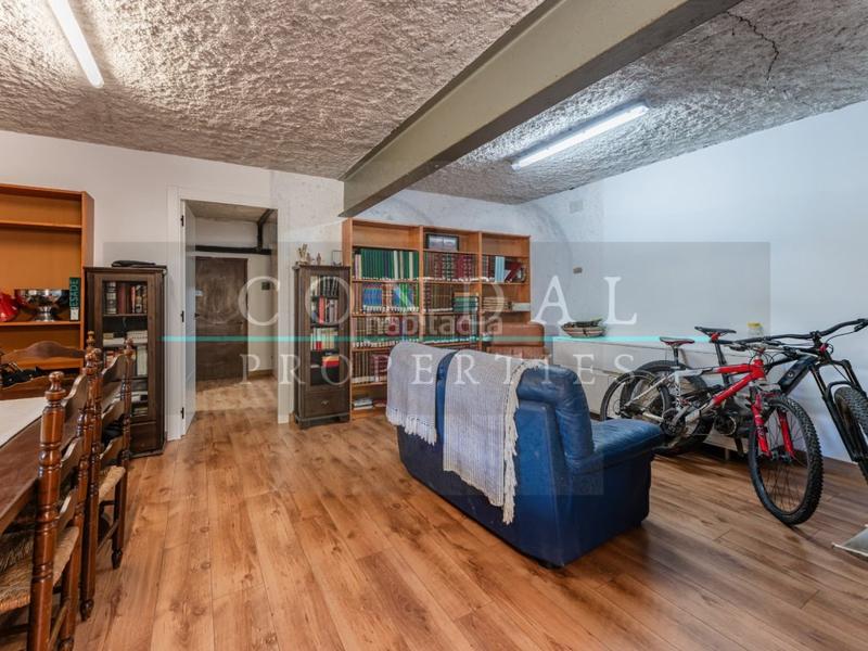 Foto 5dc9ea09-ce40-4c4f-99b1-579484eb4894. Maison avec parking piscine dans Vallgorguina