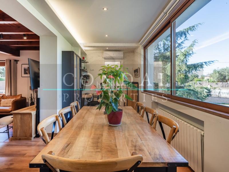 Foto a0014baf-ccff-4b7a-a478-9011b7093413. Maison avec parking piscine dans Vallgorguina