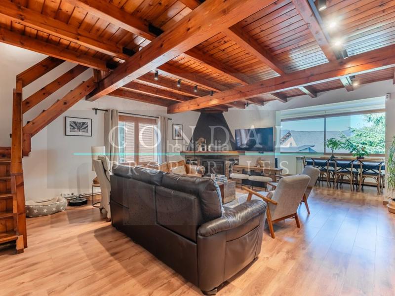 Foto b5b990ed-4486-477f-8897-fe8dec2003c3. Maison avec parking piscine dans Vallgorguina