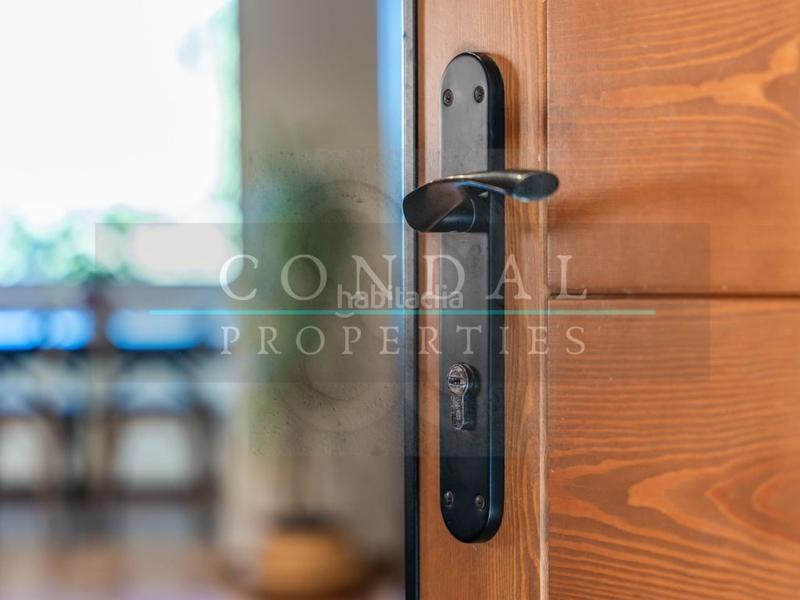 Foto ca68a66d-8365-4b40-8483-8f86582ed4ab. Maison avec parking piscine dans Vallgorguina