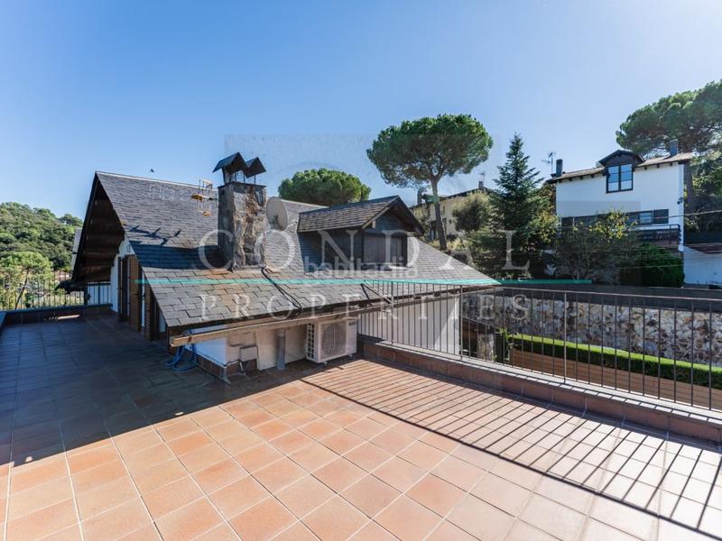 Foto e28a72fe-3e48-4d69-a9ac-efbb17d926f8. Maison avec parking piscine dans Vallgorguina