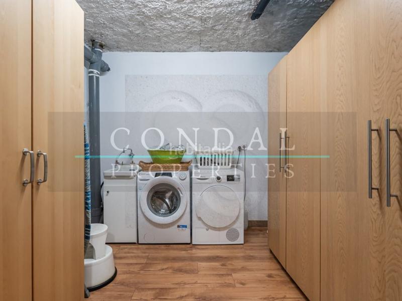 Foto f85724e0-25d3-459b-8966-c490fe09c6d3. Maison avec parking piscine dans Vallgorguina