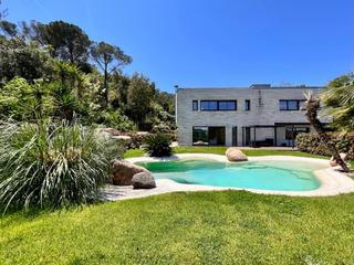 Casa in Vallromanes. Chalet de alto standing! 4 dorm. con 4 baños, piscina y amplio g