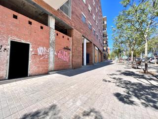Affitto Locale commerciale in Can Llong. Alquiler local comercial en can llong!!