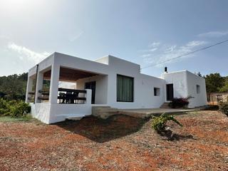 Casa a Santa Gertrudis. Casa de 230m2  en finca de 10.969m2  santa gertrudis, ibiza