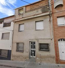 Piso  Calle collell del. Casa adosada de 3 dormitorios y 1 baño.