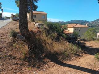 Terreny residencial a Bigues i Riells. Terreno urbano de 895m2 en riels de fay.