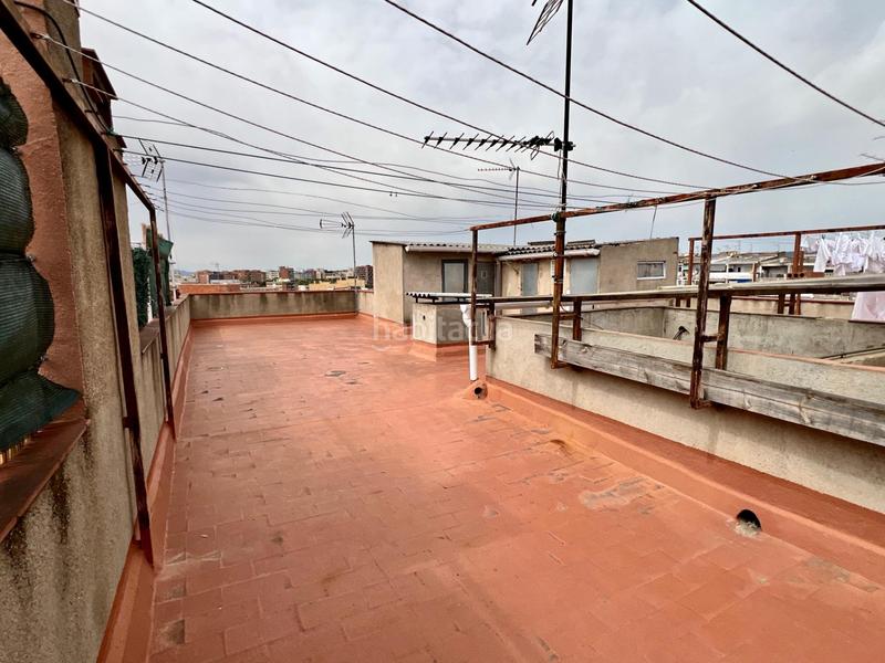 Foto 12cda16c-4724-4185-9a92-7b7b3ffdad28. Piso  de 4 dormitorios y 2 baños, balcón terraza y trastero! en Sabadell