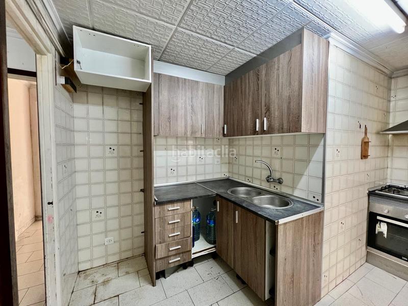 Foto 25b7a636-5e0a-45cc-b554-82b5907a5cd3. Piso  de 4 dormitorios y 2 baños, balcón terraza y trastero! en Sabadell