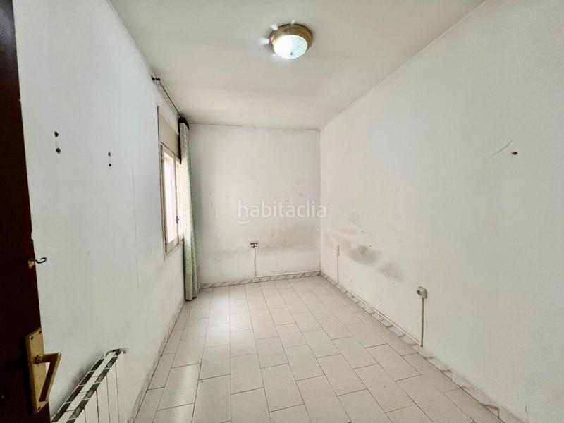 Foto 53924d37-8469-4249-bcad-1dff3267ed4d. Piso  de 4 dormitorios y 2 baños, balcón terraza y trastero! en Sabadell