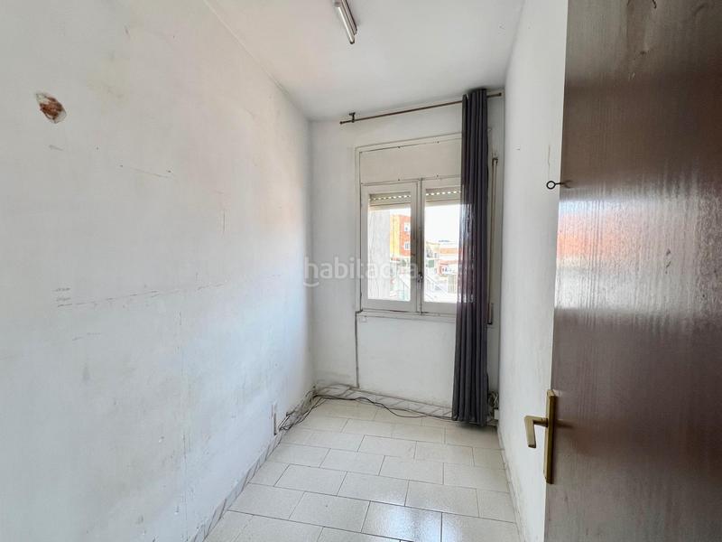 Foto 5539f17a-29e4-43c5-bd91-b3684733b053. Piso  de 4 dormitorios y 2 baños, balcón terraza y trastero! en Sabadell
