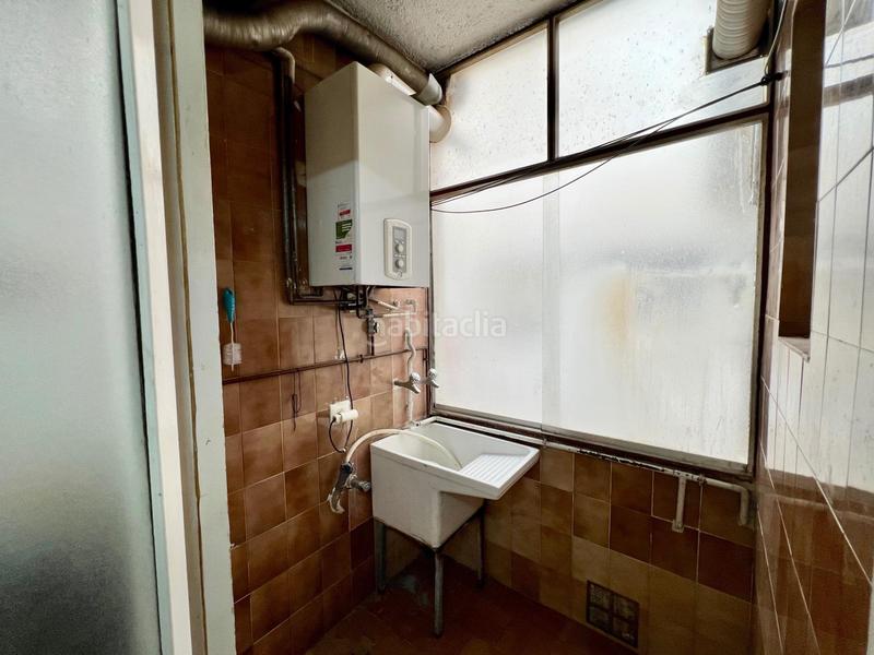 Foto 5562afef-25e3-48e6-8141-278c954028d6. Piso  de 4 dormitorios y 2 baños, balcón terraza y trastero! en Sabadell