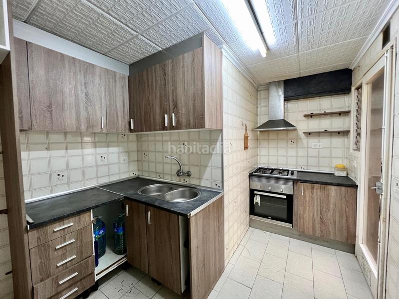 Foto 77a705ce-d1b4-4caf-b236-6ea018b93ad9. Piso  de 4 dormitorios y 2 baños, balcón terraza y trastero! en Sabadell