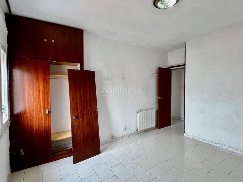 Foto 8979b227-e6ab-43ed-a365-a9245ee044b9. Piso  de 4 dormitorios y 2 baños, balcón terraza y trastero! en Sabadell