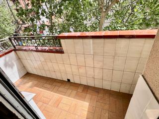 Pis  Avenida matadepera de. Piso de 4 dormitorios y 2 baños, balcón terraza y trastero!