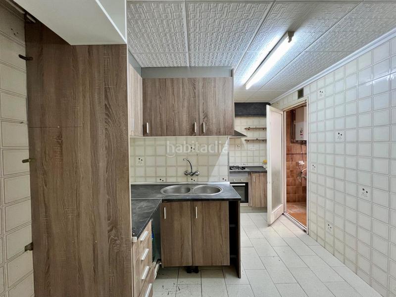 Foto 954a9e6b-1d5a-471f-b007-d0a420735293. Piso  de 4 dormitorios y 2 baños, balcón terraza y trastero! en Sabadell