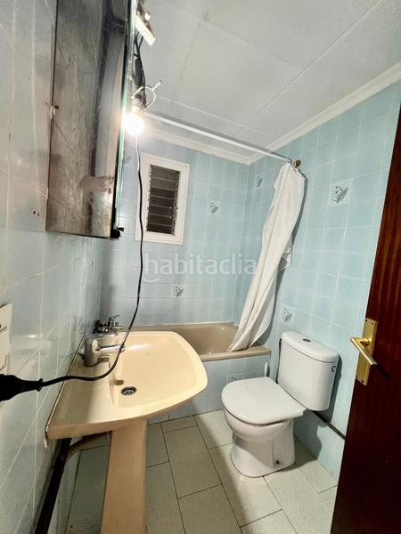 Foto e40f18b4-f459-4ce4-bd86-7c3ccd0eb6b0. Piso  de 4 dormitorios y 2 baños, balcón terraza y trastero! en Sabadell