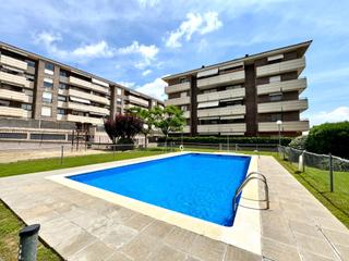 Pis a Castellarnau. Oportunidad!! 2 terrazas y piscina comunitaria