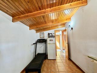 Maison à Polinyà. Casa de 5 dormitorios  2 baños con patio de 55m2