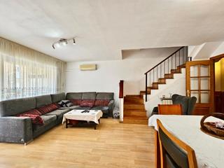 Maison à Les Arenes - La Grípia - Can Montllor. Casa de 4 dormitorios y 2 baños, con garaje doble , patio y pisc