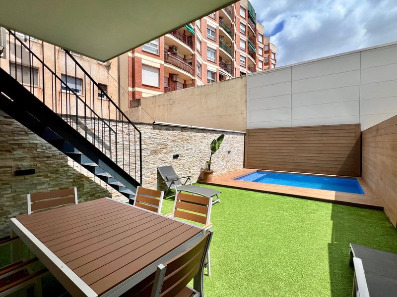 Foto 1901da4d-cbd6-4451-b980-a8e163250fb1. Casa amb calefacció aparcament piscina a Eixample Sabadell