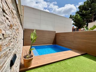 Haus in Eixample. Preciosa casa con piscina, 5 dormitorios, 4 baños y garaje!!