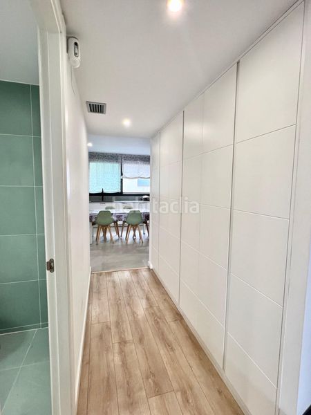 Foto e6c9bfac-faef-49b6-b074-f216648436fb. Casa amb calefacció aparcament piscina a Eixample Sabadell