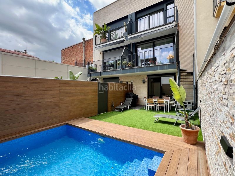 Foto e8eace35-e08a-474d-b530-e4bbe270bde8. Casa amb calefacció aparcament piscina a Eixample Sabadell