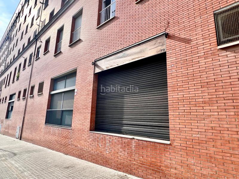 Foto f43acf98-fe3c-42cb-b4db-8fec67118a4a. Local commercial dans Can Deu Sabadell
