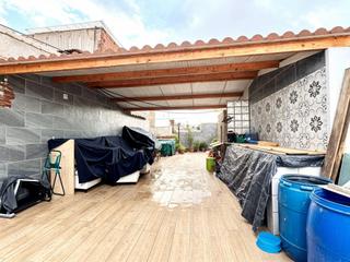 Flat in Ca n'Anglada. Piso para entrar a vivir  zona muy tranquila terraza de 56m2 3 d
