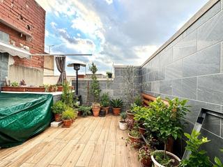 Appartement à Ca n'Anglada. Piso para entrar a vivir  zona muy tranquila terraza de 56m2 3 d
