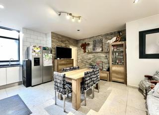 Etagenwohnung in Ca n'Anglada. Piso para entrar a vivir  zona muy tranquila terraza de 56m2 3 d